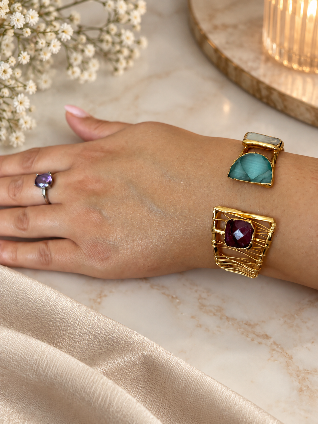 Zivèra Handgemaakte Yakut & Kedi Gözü Cuff Armband | 18K Goldplated