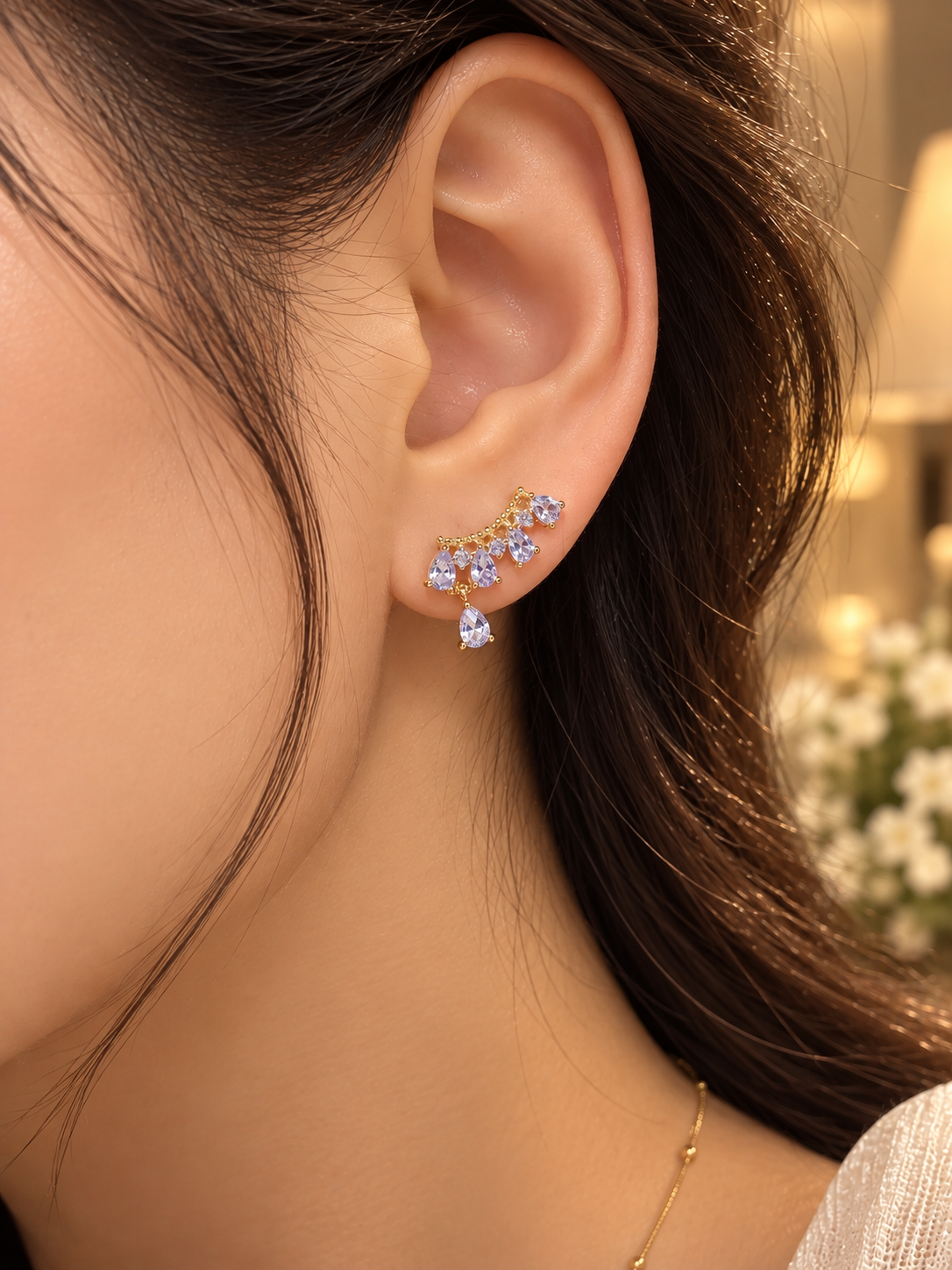 Zivèra Viola Oorbellen - lila zirkonia druppel in waaiermodel, 14K goldplated