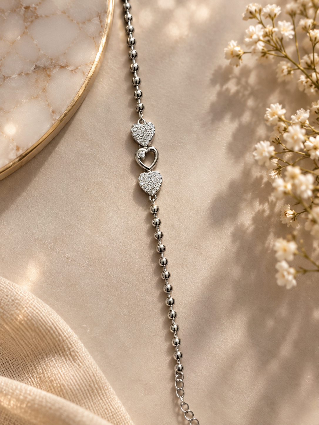 Zivèra Heart Charm Armband — 14K White Goldplated