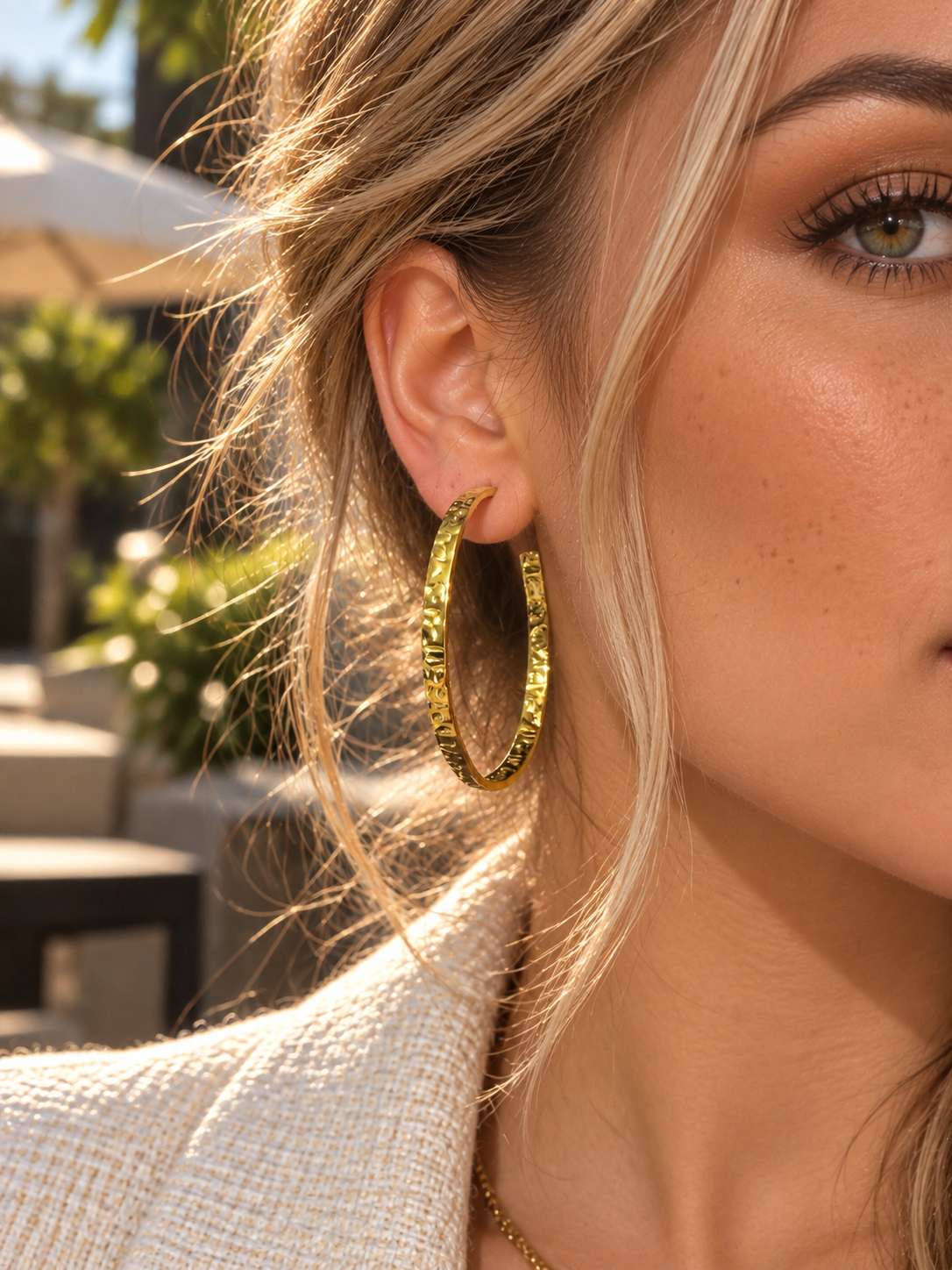Zivèra Martelé Hoops - grote gehammerde gouden hoops, 14K goldplated