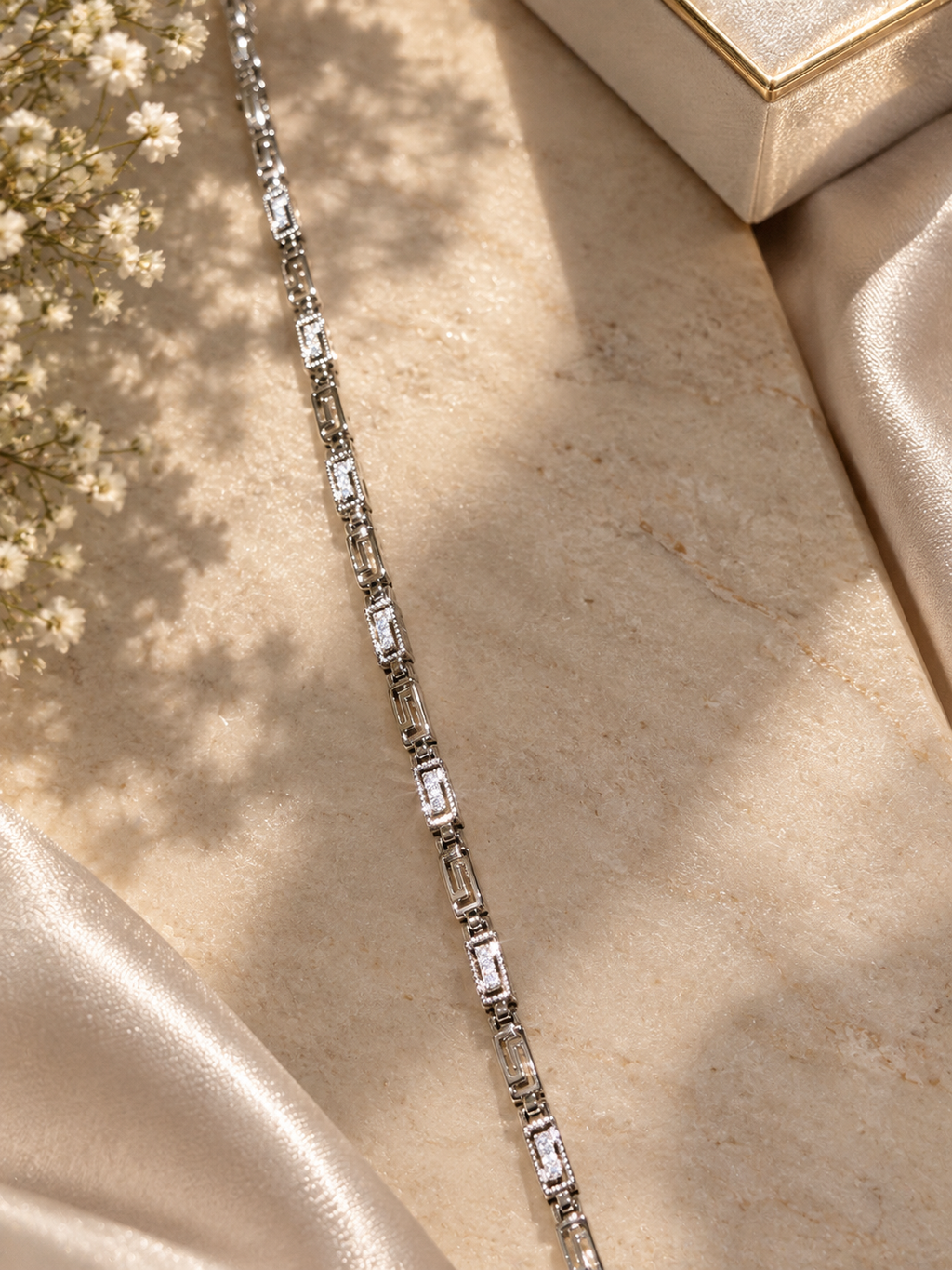 Zivèra Baguette Armband — 14K White Goldplated