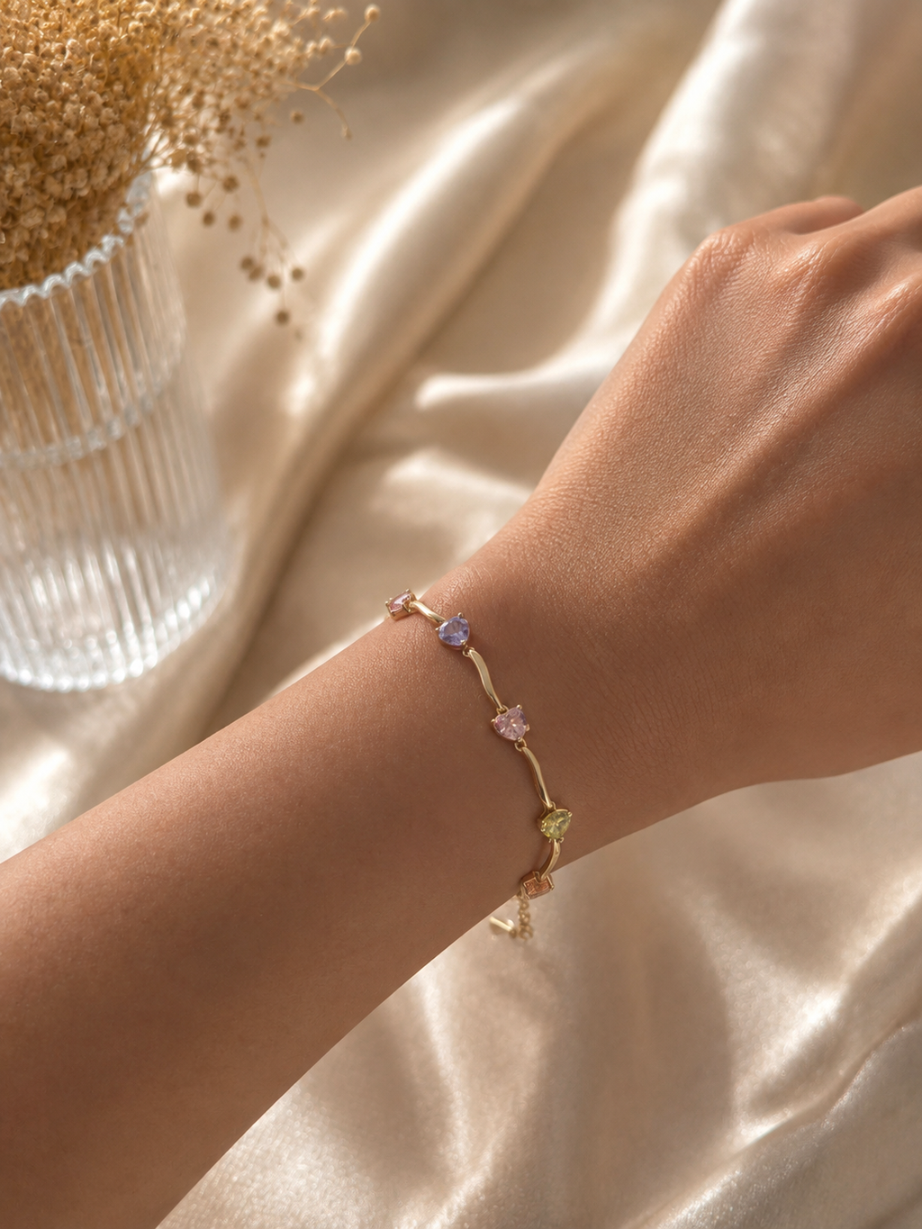 Zivèra Gekleurde Hartjes Armband | Stainless Steel 14K Goldplated