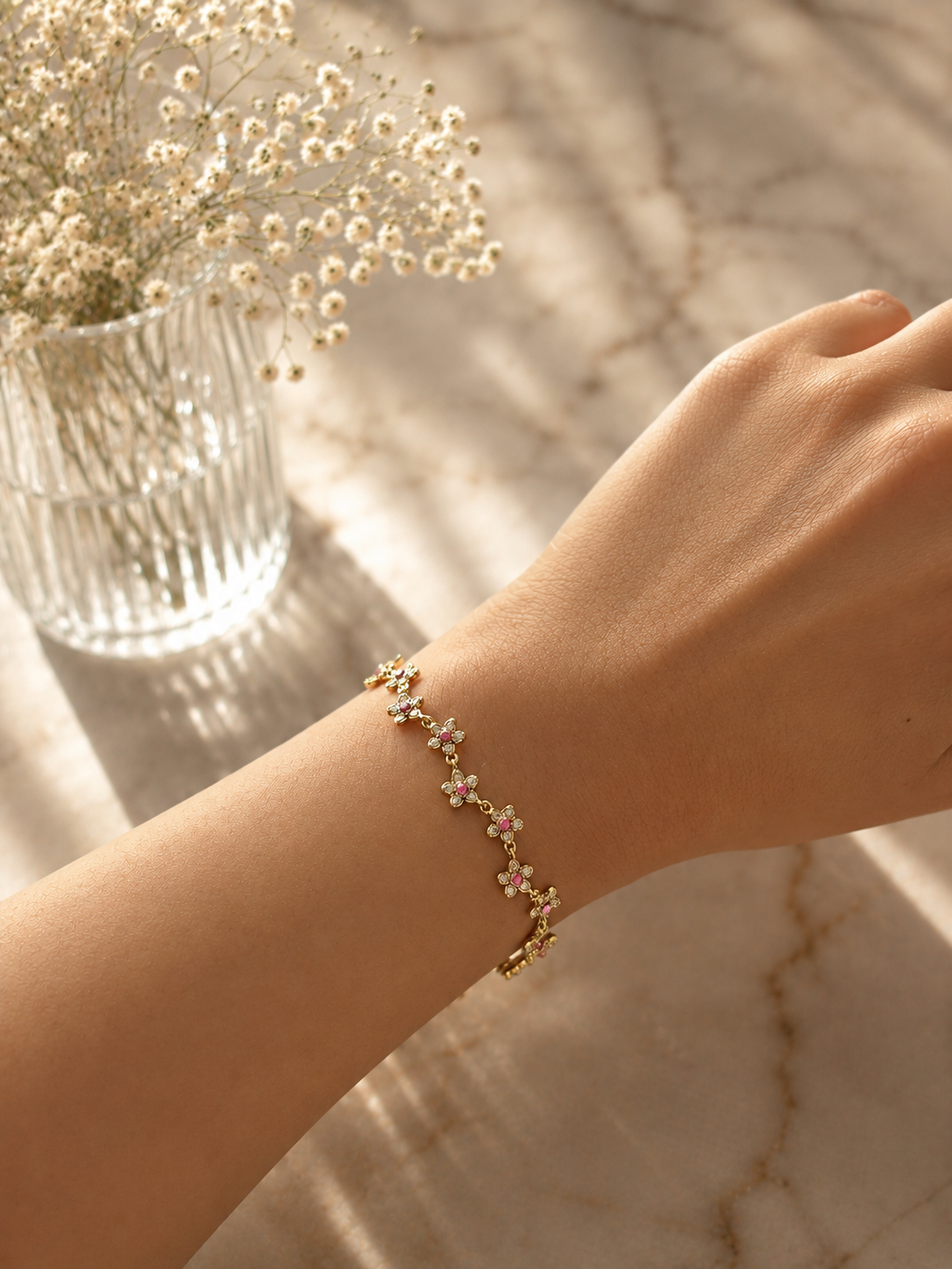 Zivèra Bloem Armband met Roze Swarovski Kristallen | 14K Goldplated