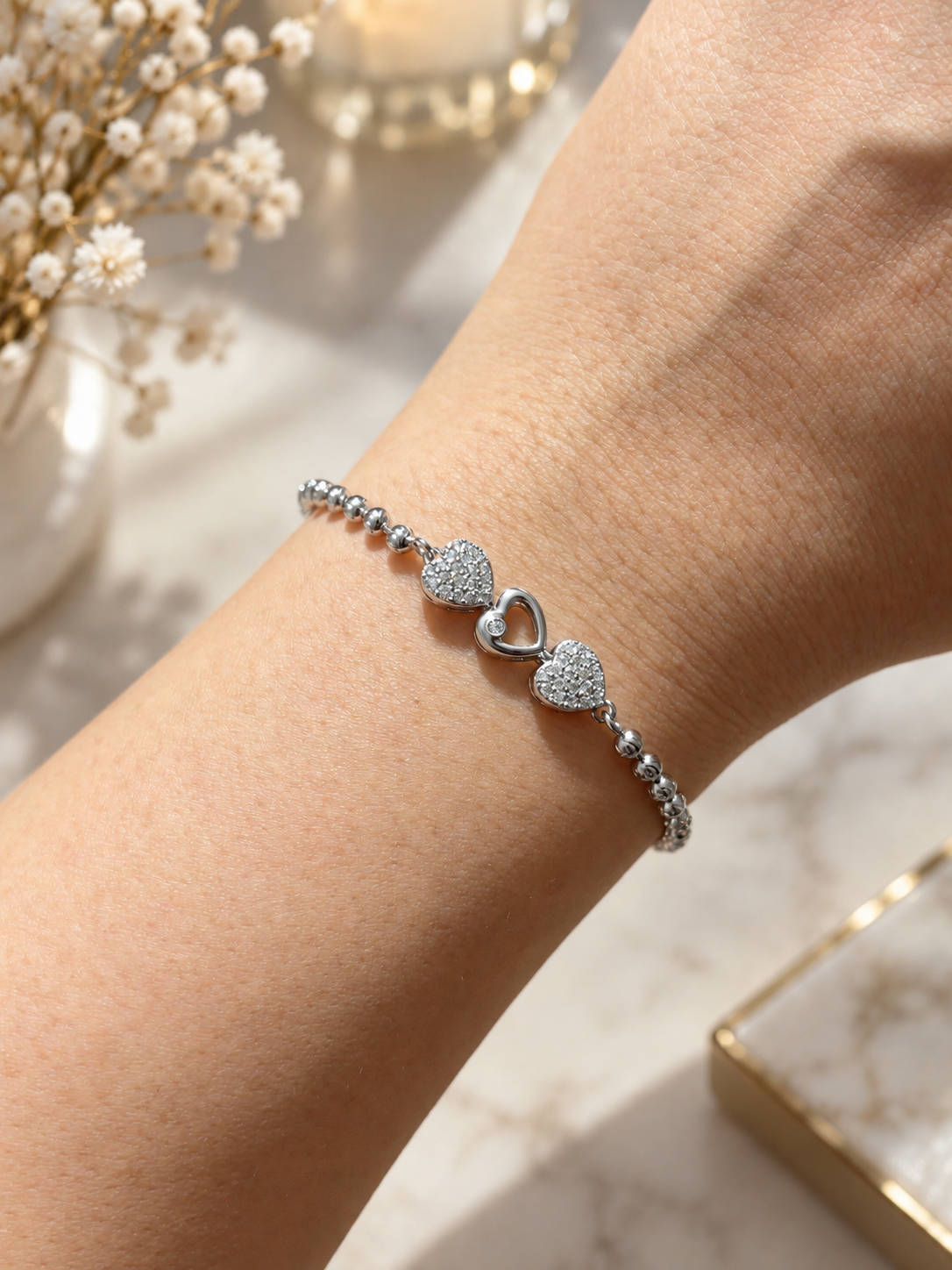 Zivèra Heart Charm Armband — 14K White Goldplated