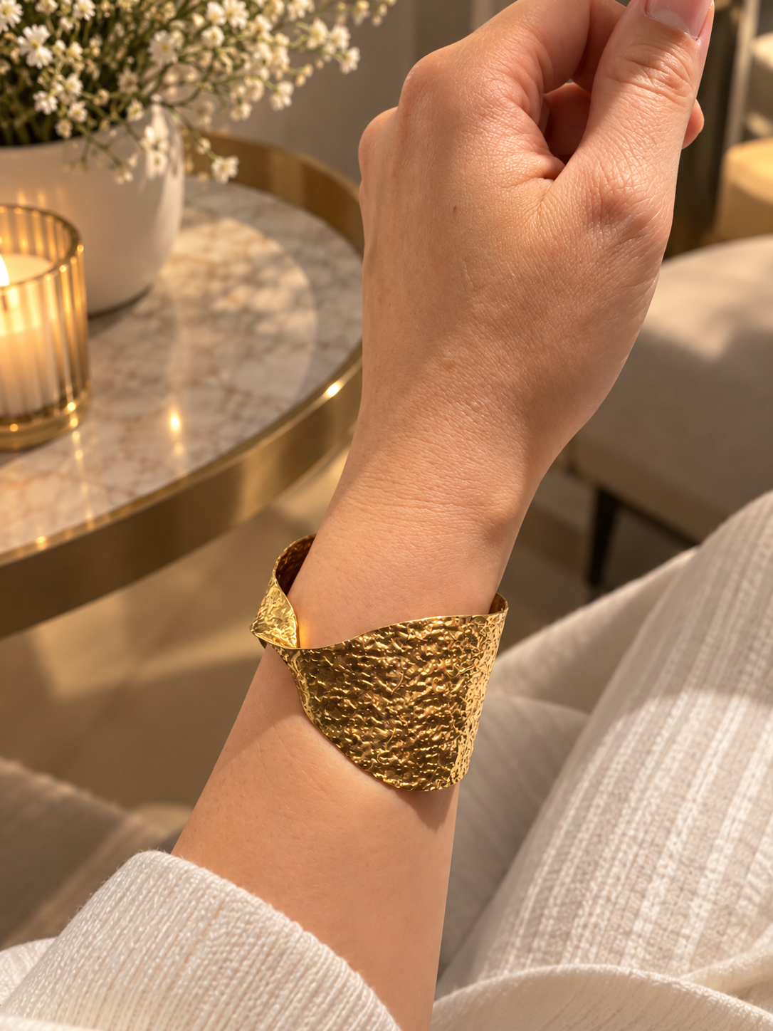 Zivèra Martelé Bangle — 14K Goldplated | Verstelbaar