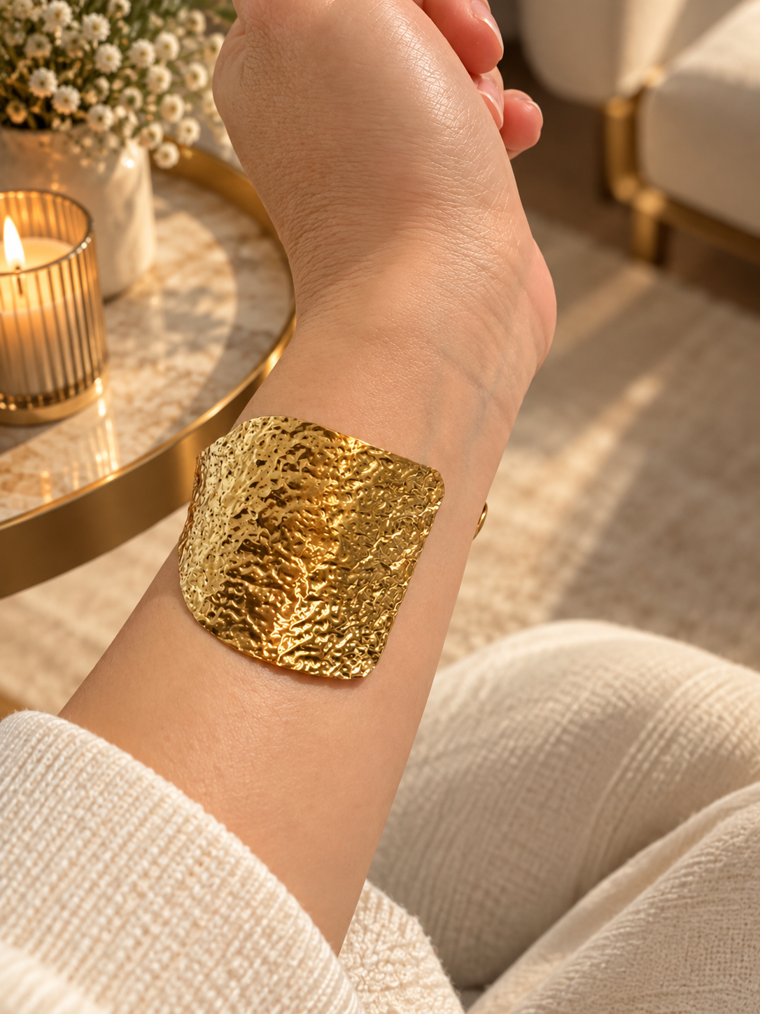Zivèra Martelé Bangle — 14K Goldplated | Verstelbaar